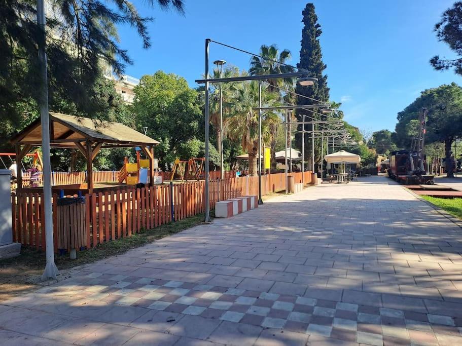 Δίπλα Στο Πάρκο Apartment Kalamata Exterior photo