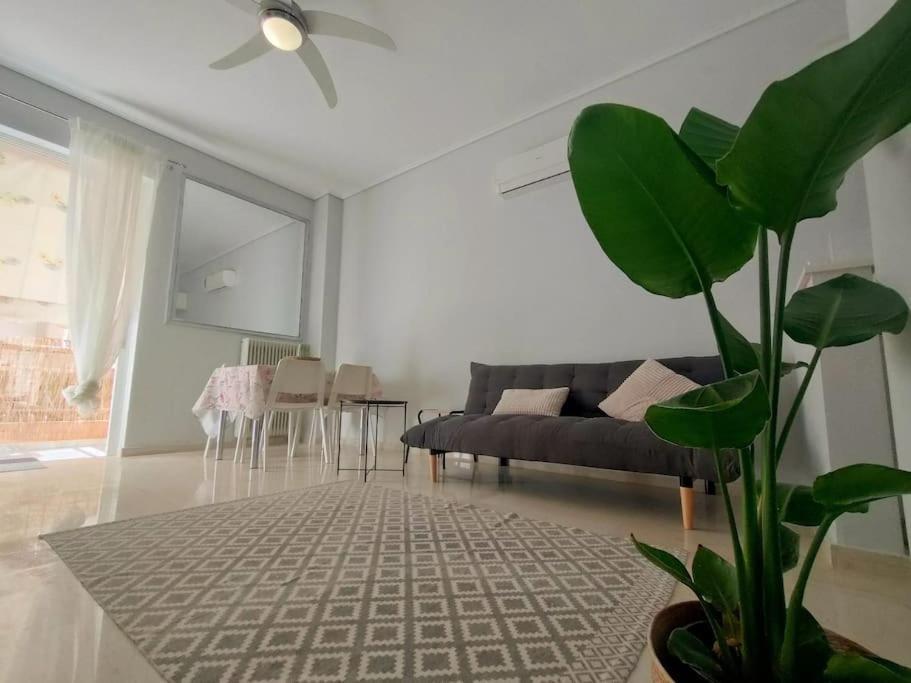 Δίπλα Στο Πάρκο Apartment Kalamata Exterior photo