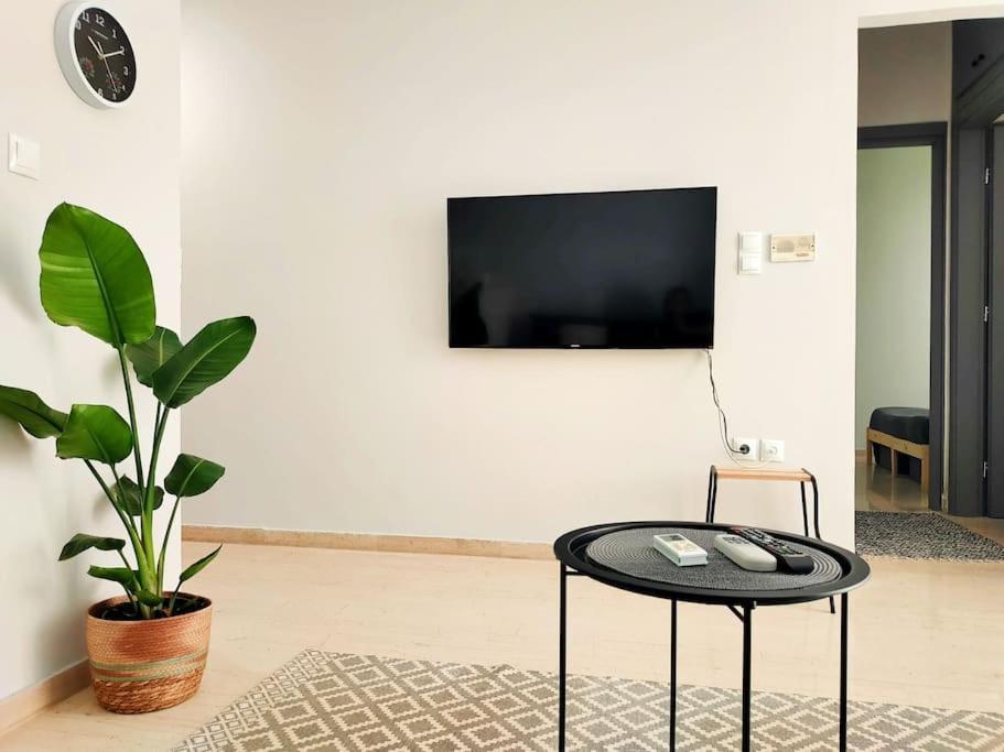 Δίπλα Στο Πάρκο Apartment Kalamata Exterior photo